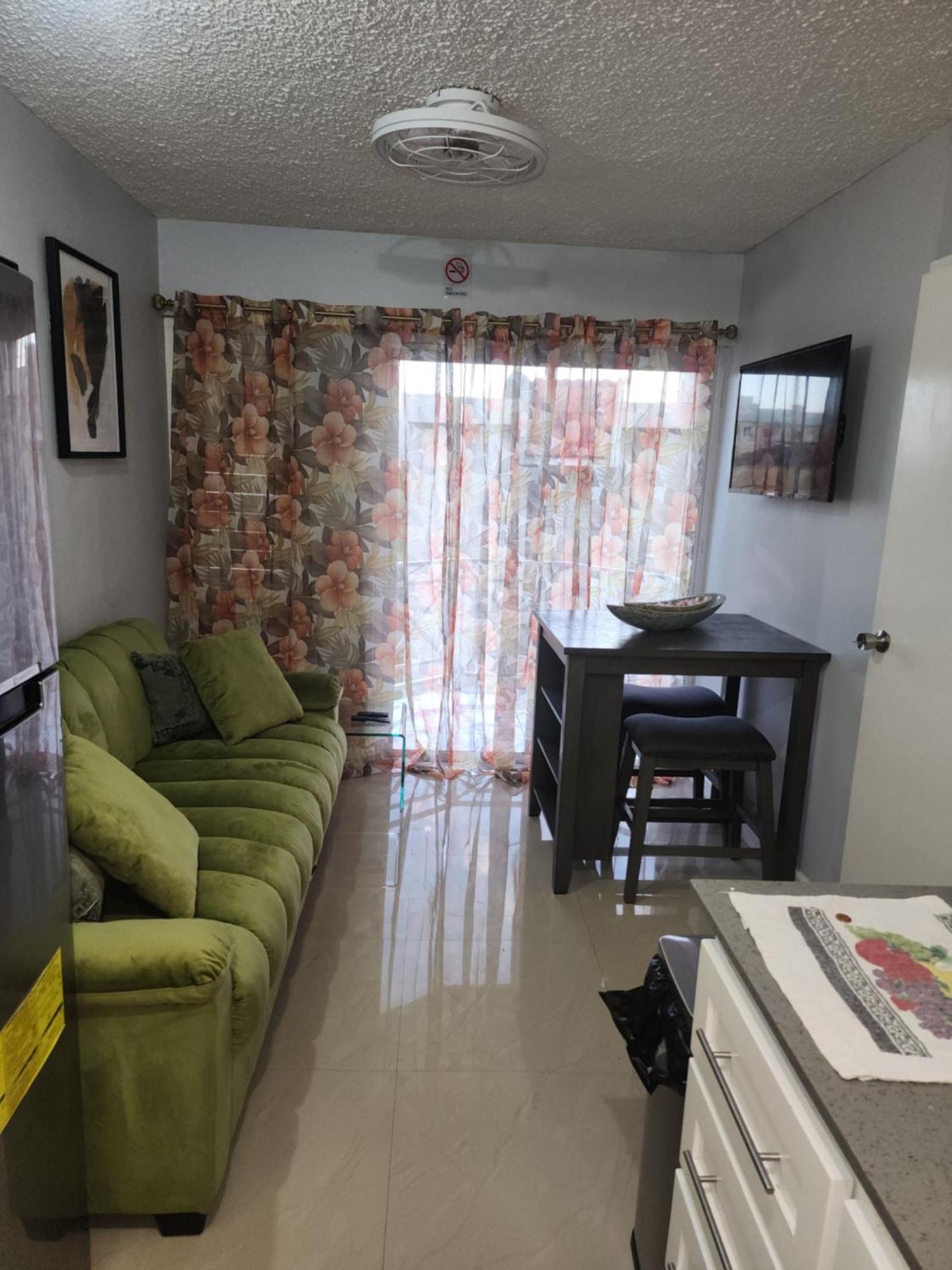 Comfy And Cozy Apartment Kingston Exterior foto